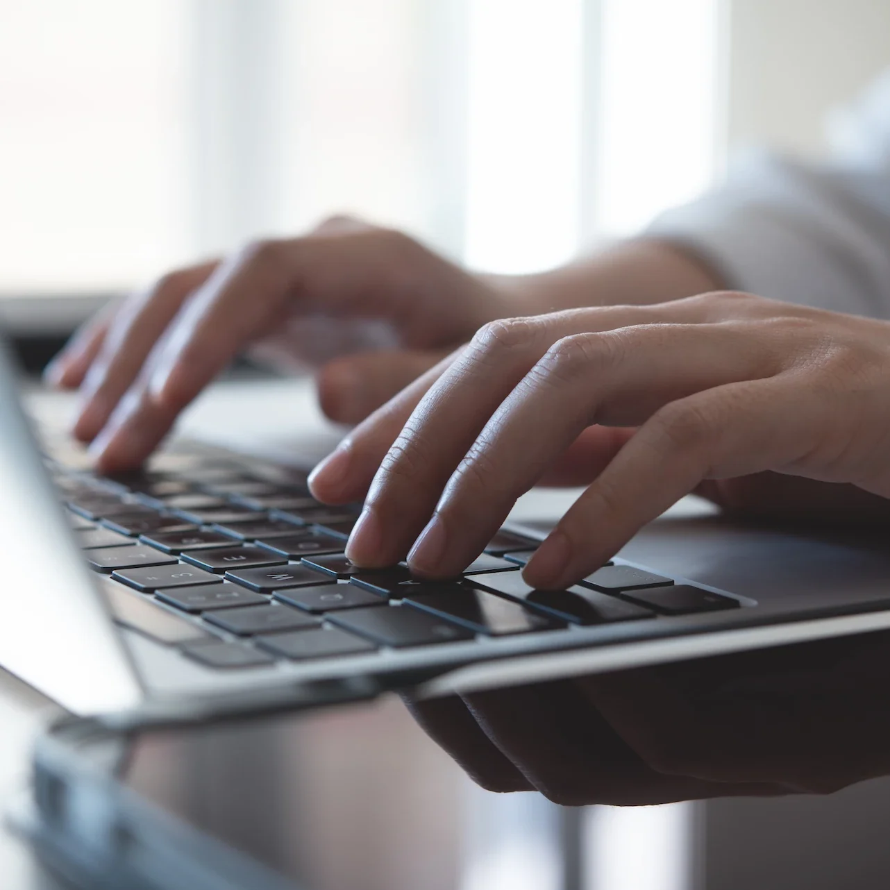 catia-health-check-laptop-user-hands-typing